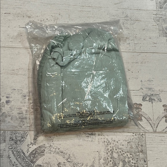 PINK Victoria's Secret Wintergreen Crochet Dress Size Large - Picture 3 of 10